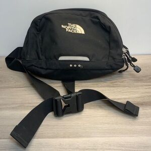 The North Face Roo Hiker Lumbar Waist
Fanny Pack Day Bag Black